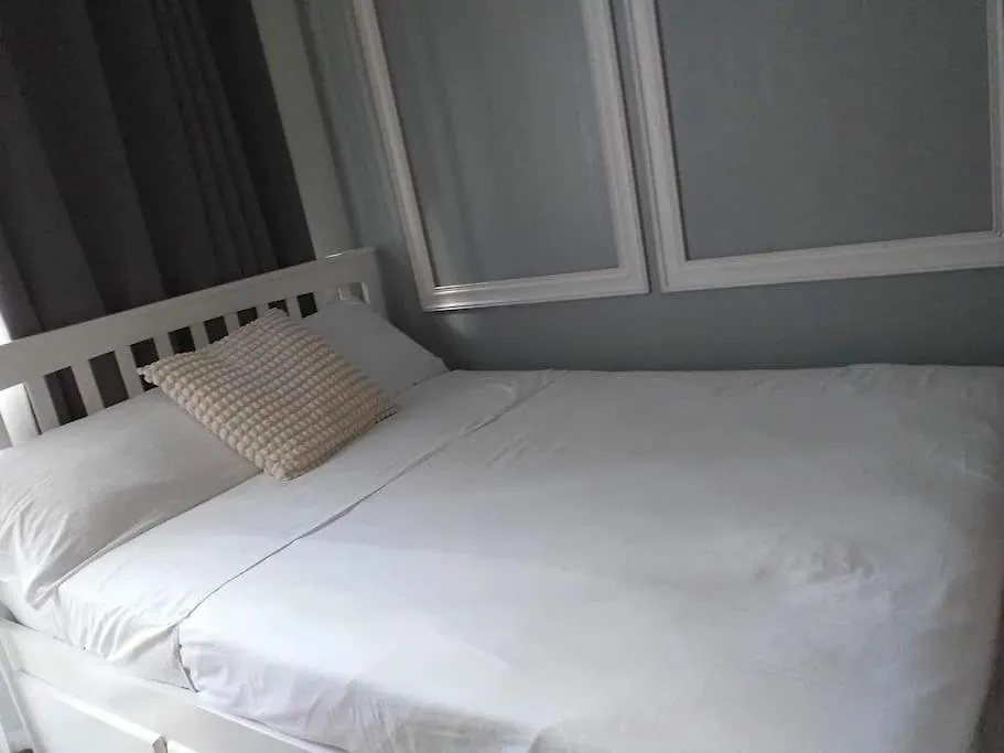 Apartment Perfect Blend Of Home & Comfort Manila